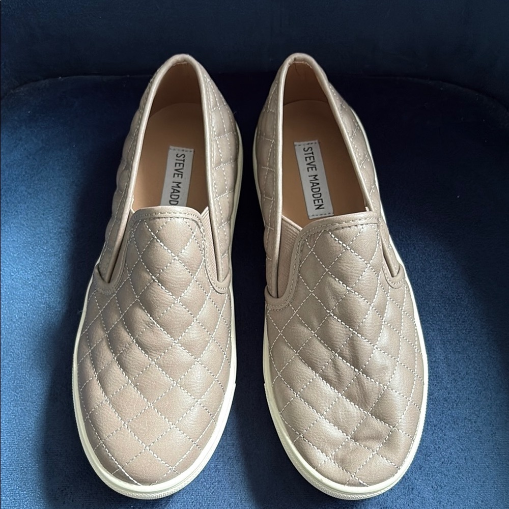 Steve Madden EcentrcQ Tan Taupe Quilted Slip-On Sneakers Size 9.5